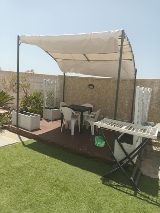 Appartamento Con Giardino A 3 Metri Dalla Spiaggia Taranto Dış mekan fotoğraf